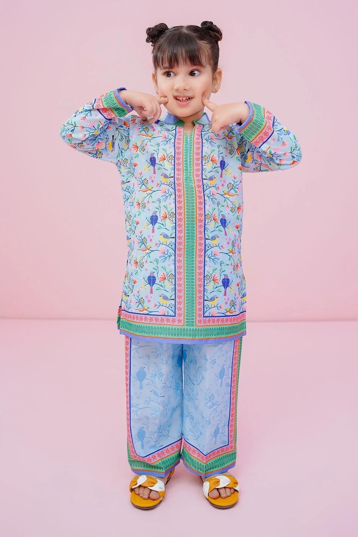 Shop the best kids lawn suits in Pakistan with stylish cotton outfits for girls. Soft, breathable fabrics