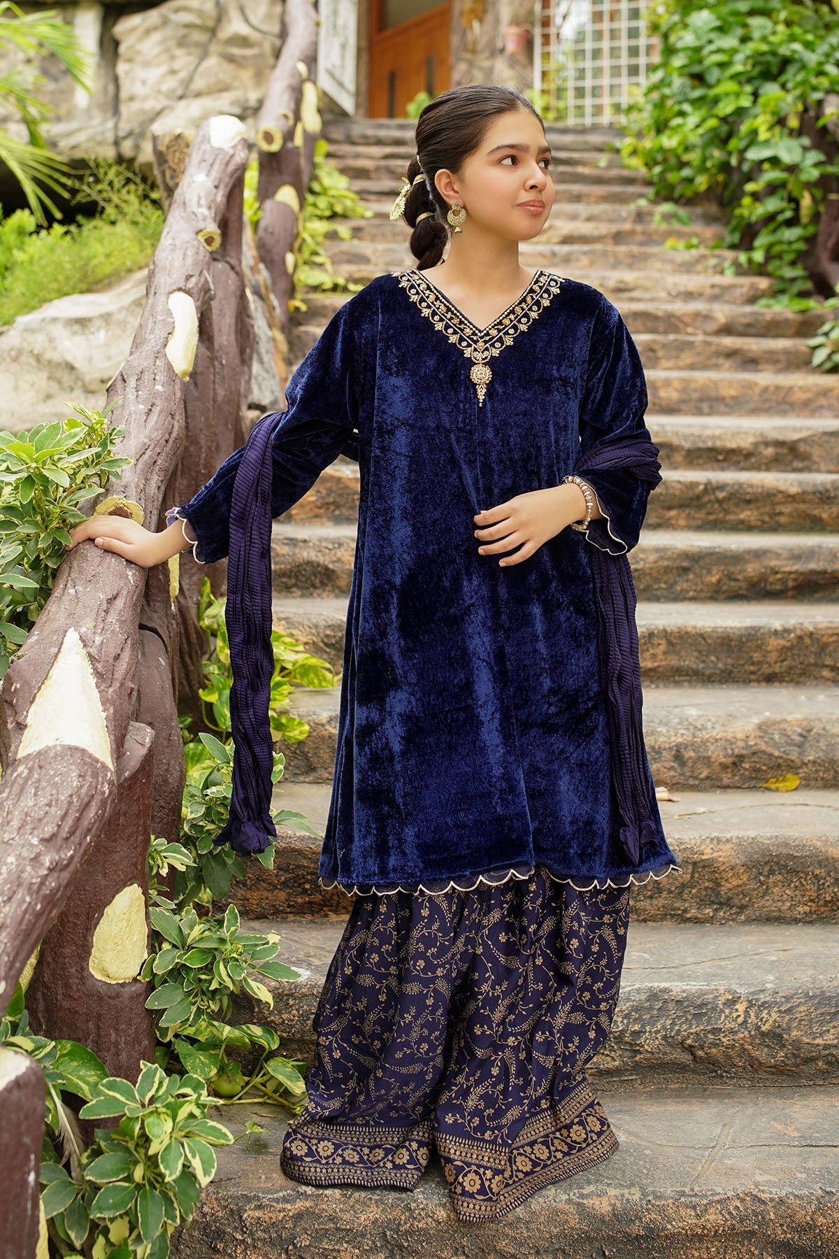 The Luxurious Velvet Hand Adda Work 3-Pc Suit is your go-to choice for glamorous events, featuring intricate embellishments and a stunning silhouette.