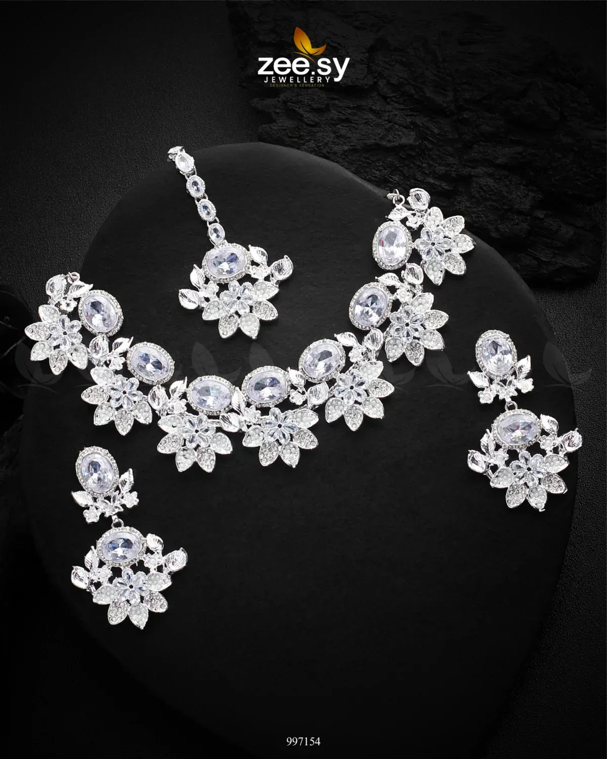 Lycoris Necklace Set Silver White - Zeesy Jewellery