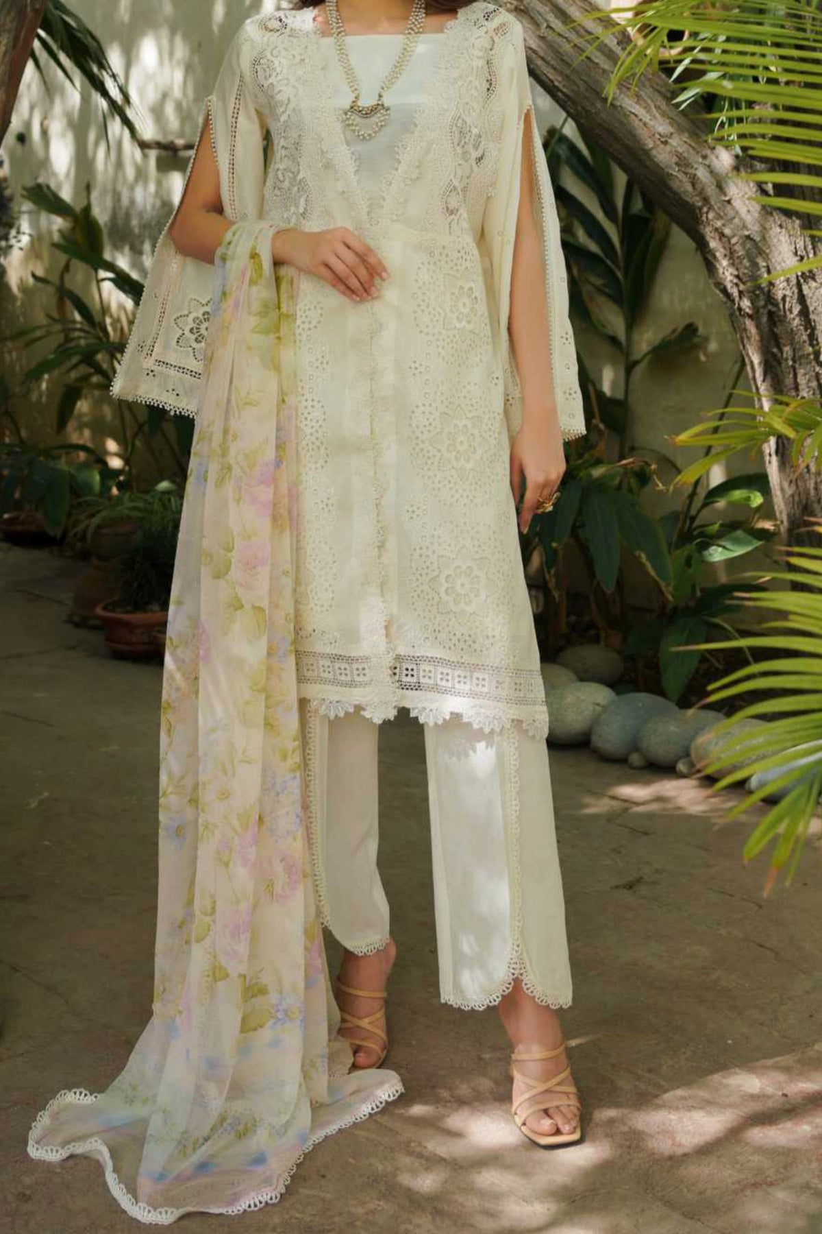 Manara Unstitched 3 Piece Luxury Emb Lawn Collection'2024-ML-09-Motia