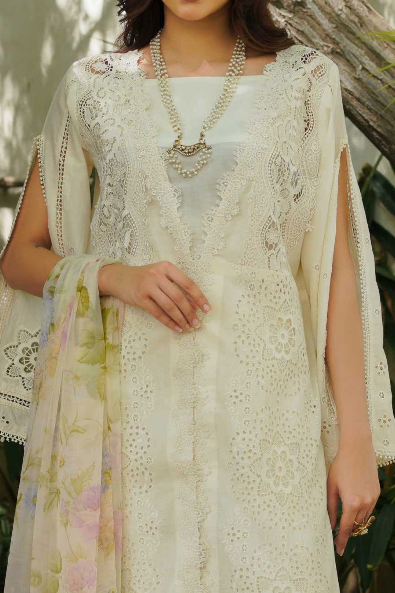 Manara Unstitched 3 Piece Luxury Emb Lawn Collection'2024-ML-09-Motia