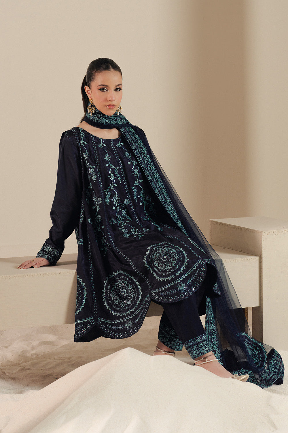Lyla By Maryum N Maria Stitched 3 Piece Luxury Formals Collection'2025-Vie-Ms50371