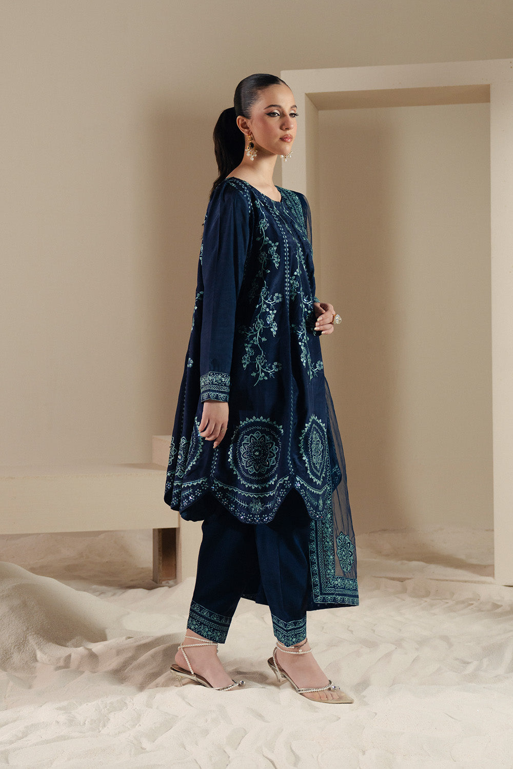 Lyla By Maryum N Maria Stitched 3 Piece Luxury Formals Collection'2025-Vie-Ms50371