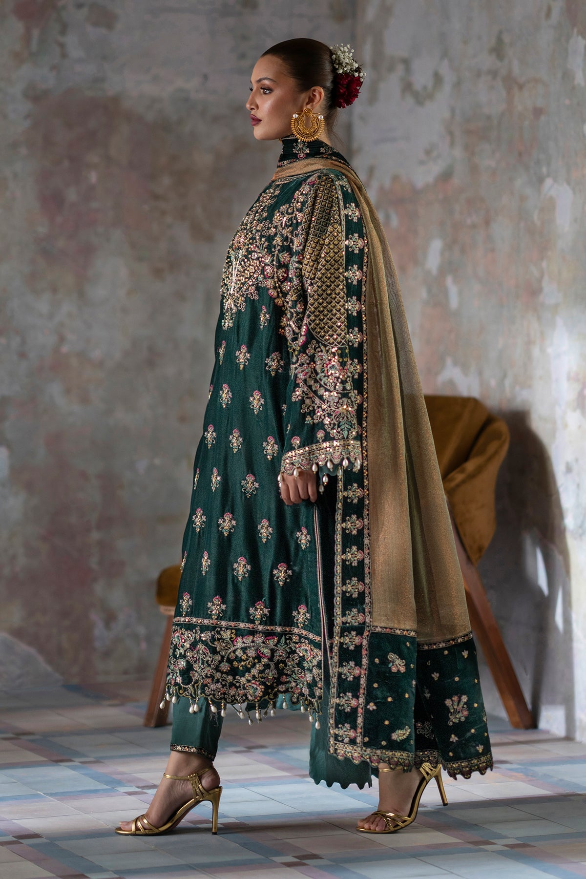 Saanjh By Emaan Adeel Unstitched 3 Piece Velvet Edit Collection'2024-Nisha