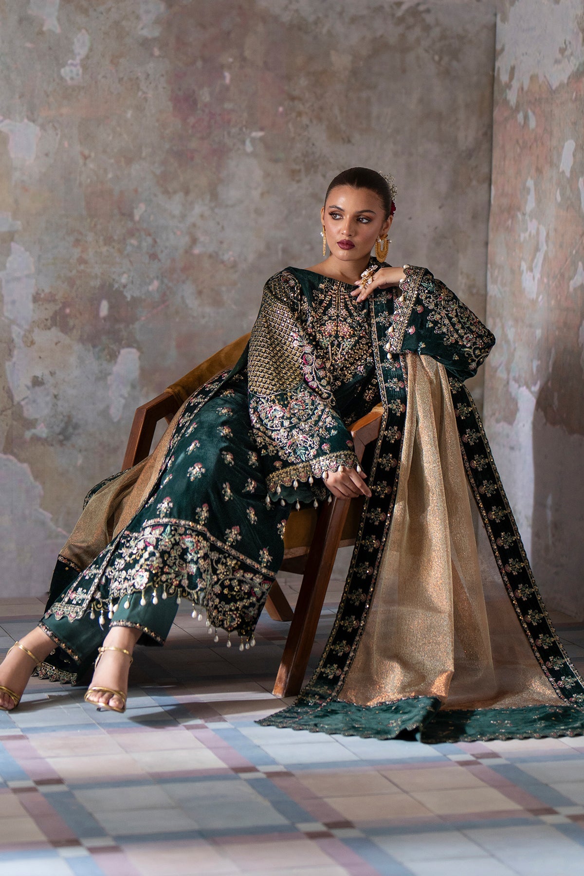 Saanjh By Emaan Adeel Unstitched 3 Piece Velvet Edit Collection'2024-Nisha