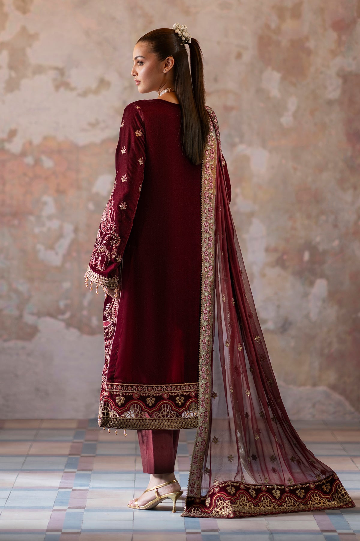 Saanjh By Emaan Adeel Unstitched 3 Piece Velvet Edit Collection'2024-Tara