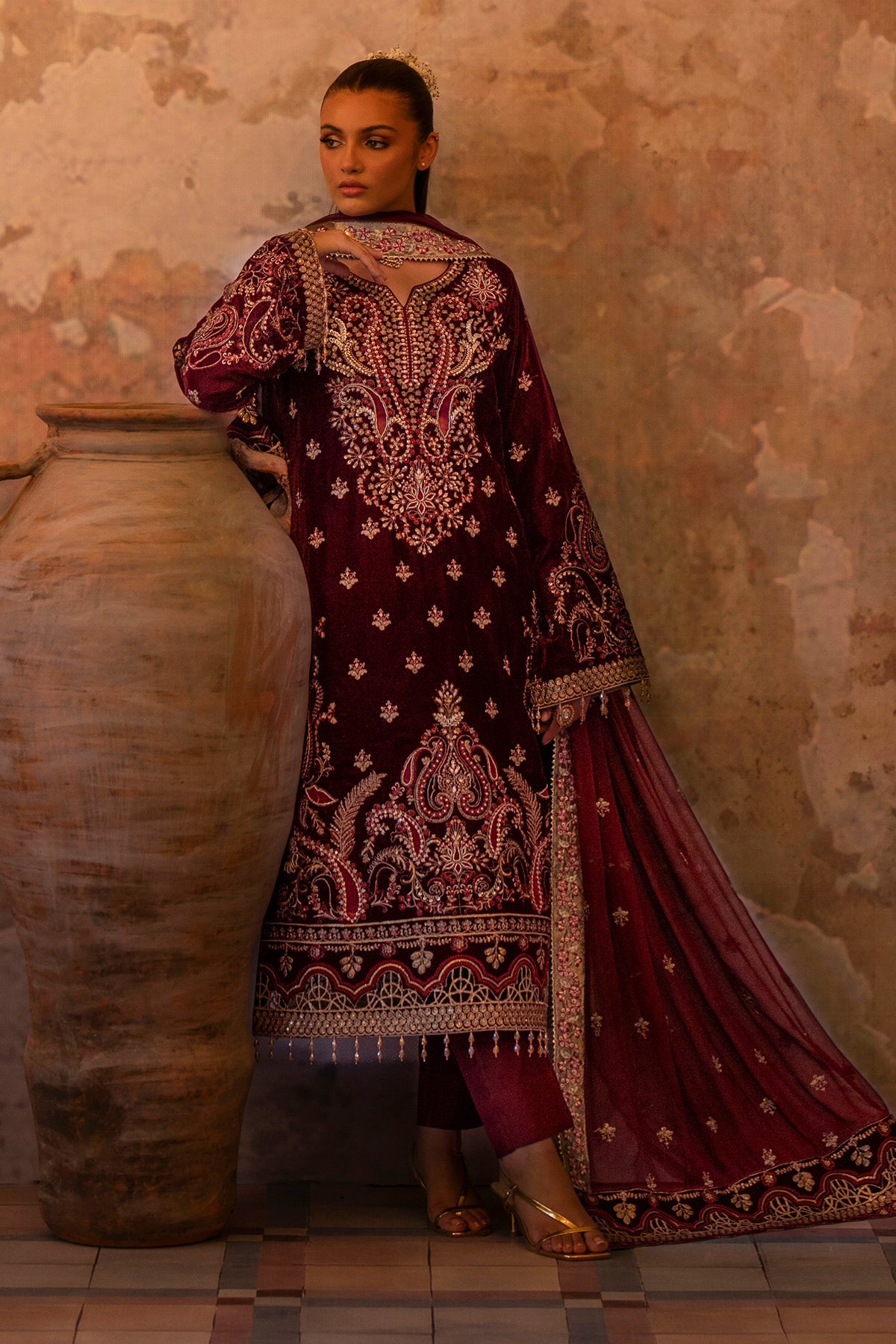 Saanjh By Emaan Adeel Unstitched 3 Piece Velvet Edit Collection'2024-Tara