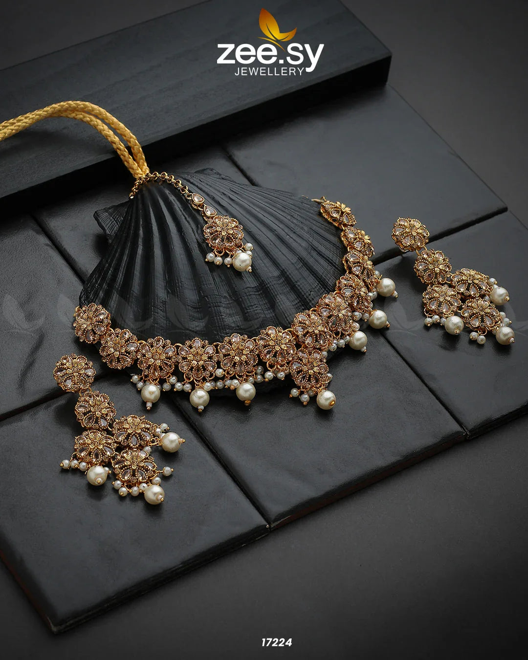 Magnolia Glimmer Necklace - Zeesy Jewellery