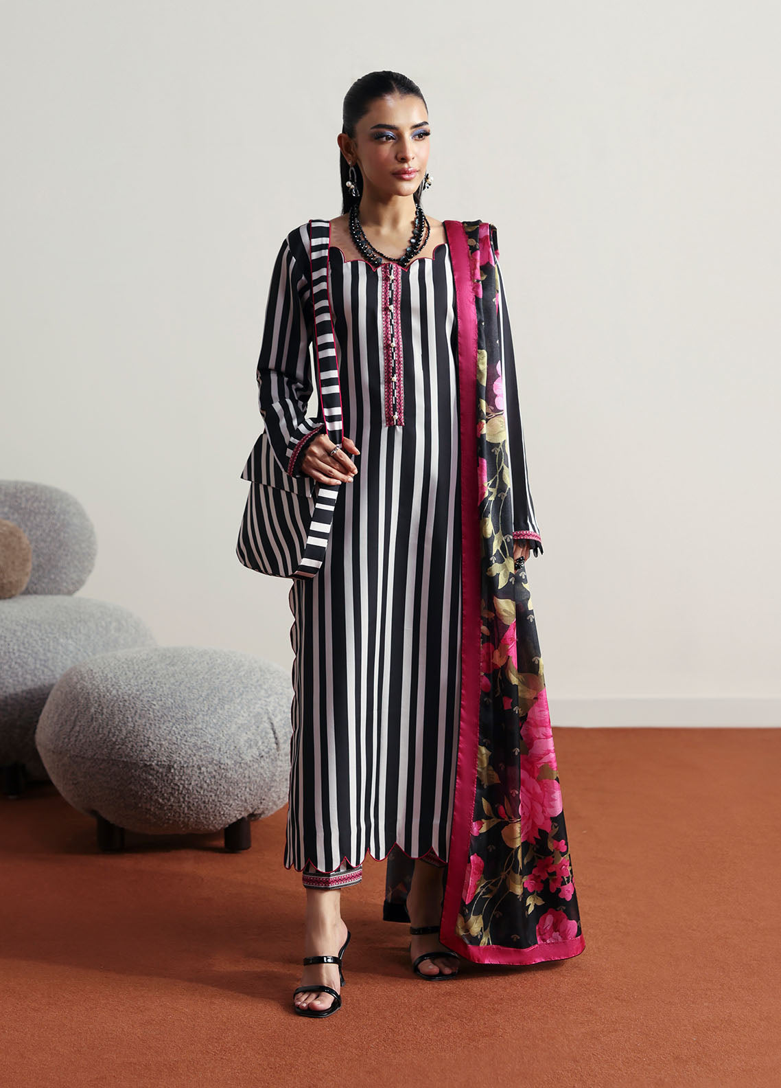 Gulaal Stitched 3 Piece Basic Lawn Collection'2025-Fleuron