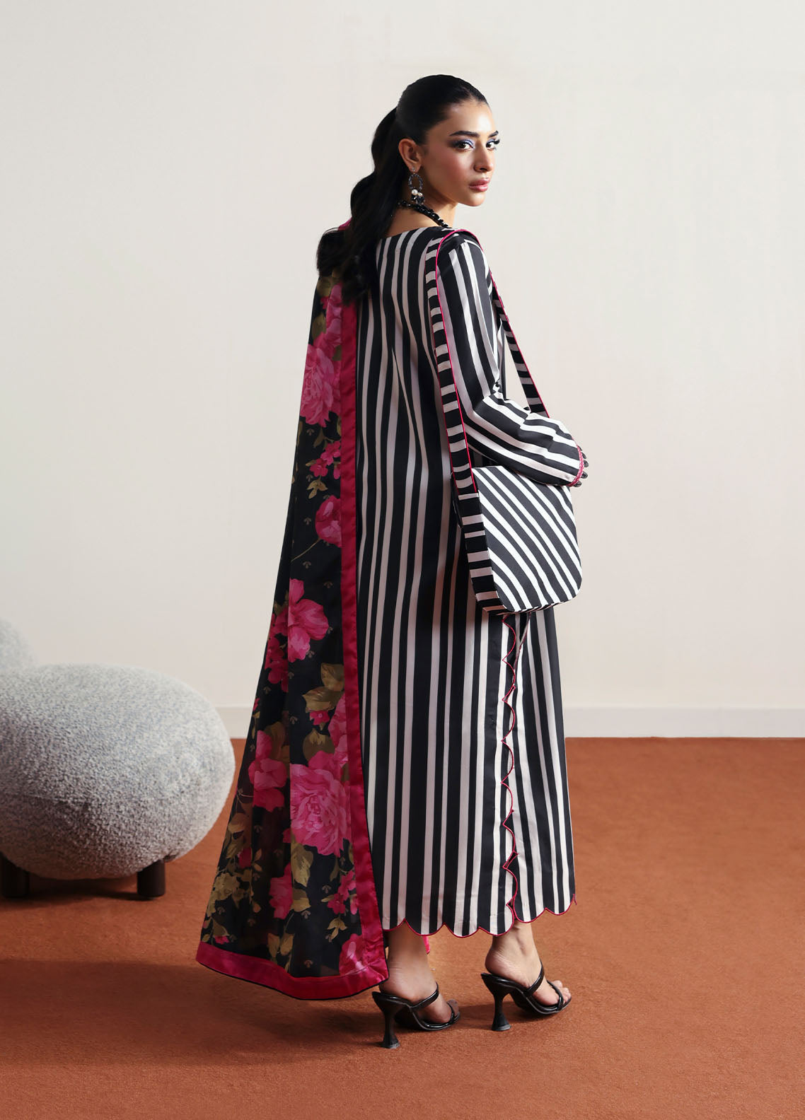 Gulaal Stitched 3 Piece Basic Lawn Collection'2025-Fleuron