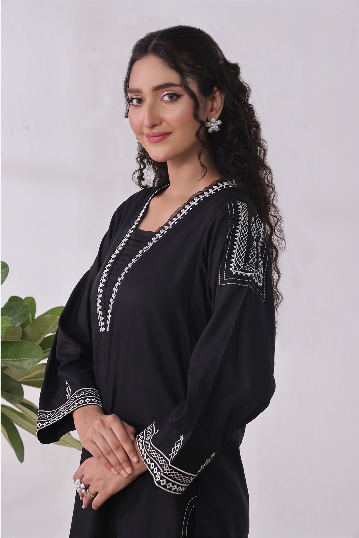 Ochre Clothing Cotton Embroidered Women's 2 Pc Suit