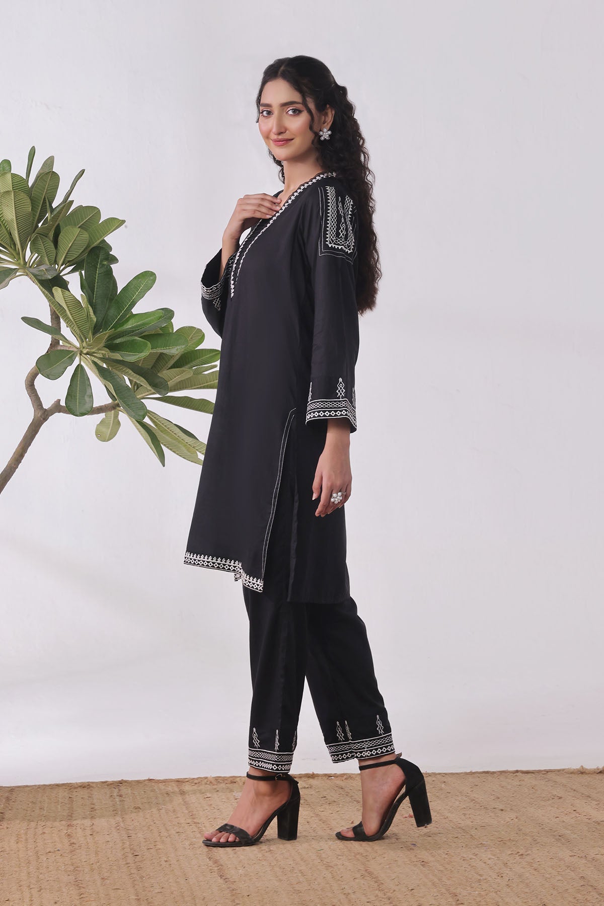 Ochre Clothing Cotton Embroidered Women's 2 Pc Suit