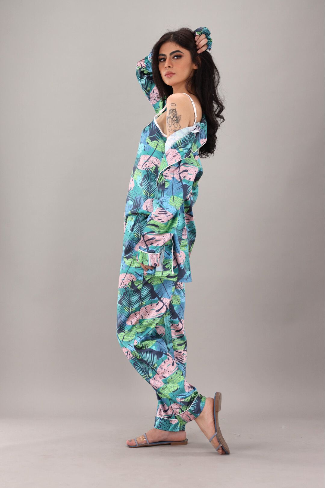 Studio By Arj Eshaal Omani Dreamy Nights Nightwear – Stylish Comfort for Sweet Slumber Silky Finish Night Dress For Women and Girls 7 Piece Night Wear Women's Pajama Sets