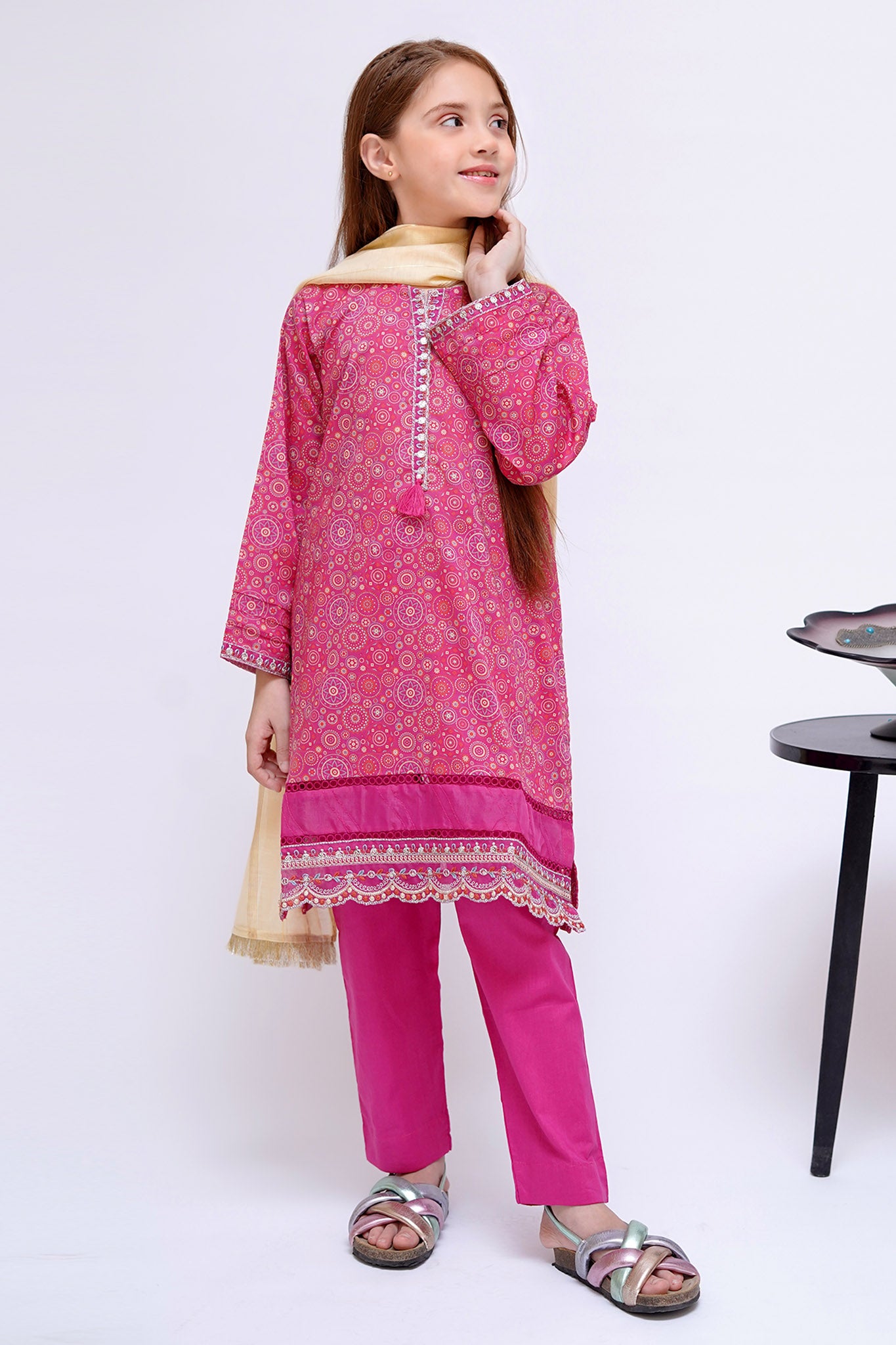 Shanzey Stitched 3 Piece Mid Summer Emb Lawn Collection'2024-SHK-2806