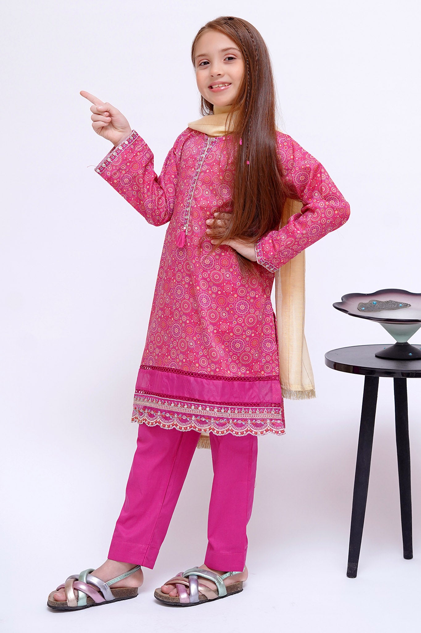 Shanzey Stitched 3 Piece Mid Summer Emb Lawn Collection'2024-SHK-2806