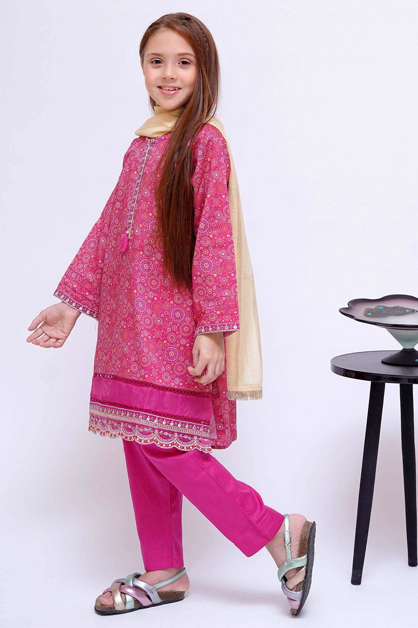 Shanzey Stitched 3 Piece Mid Summer Emb Lawn Collection'2024-SHK-2806