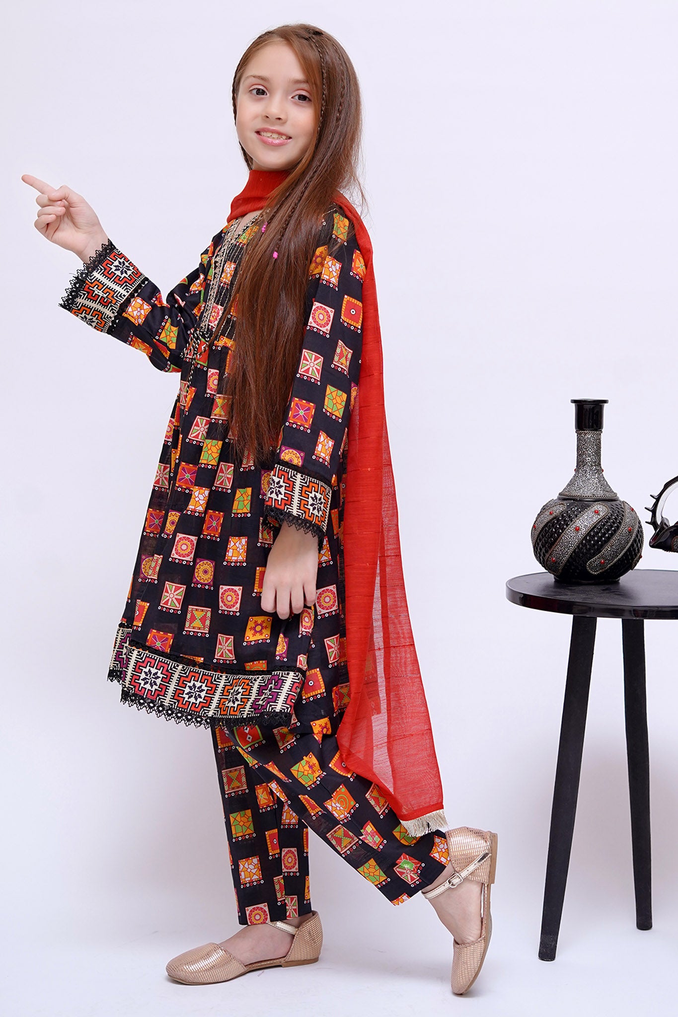 Shanzey Stitched 3 Piece Mid Summer Emb Lawn Collection'2024-SHK-2807