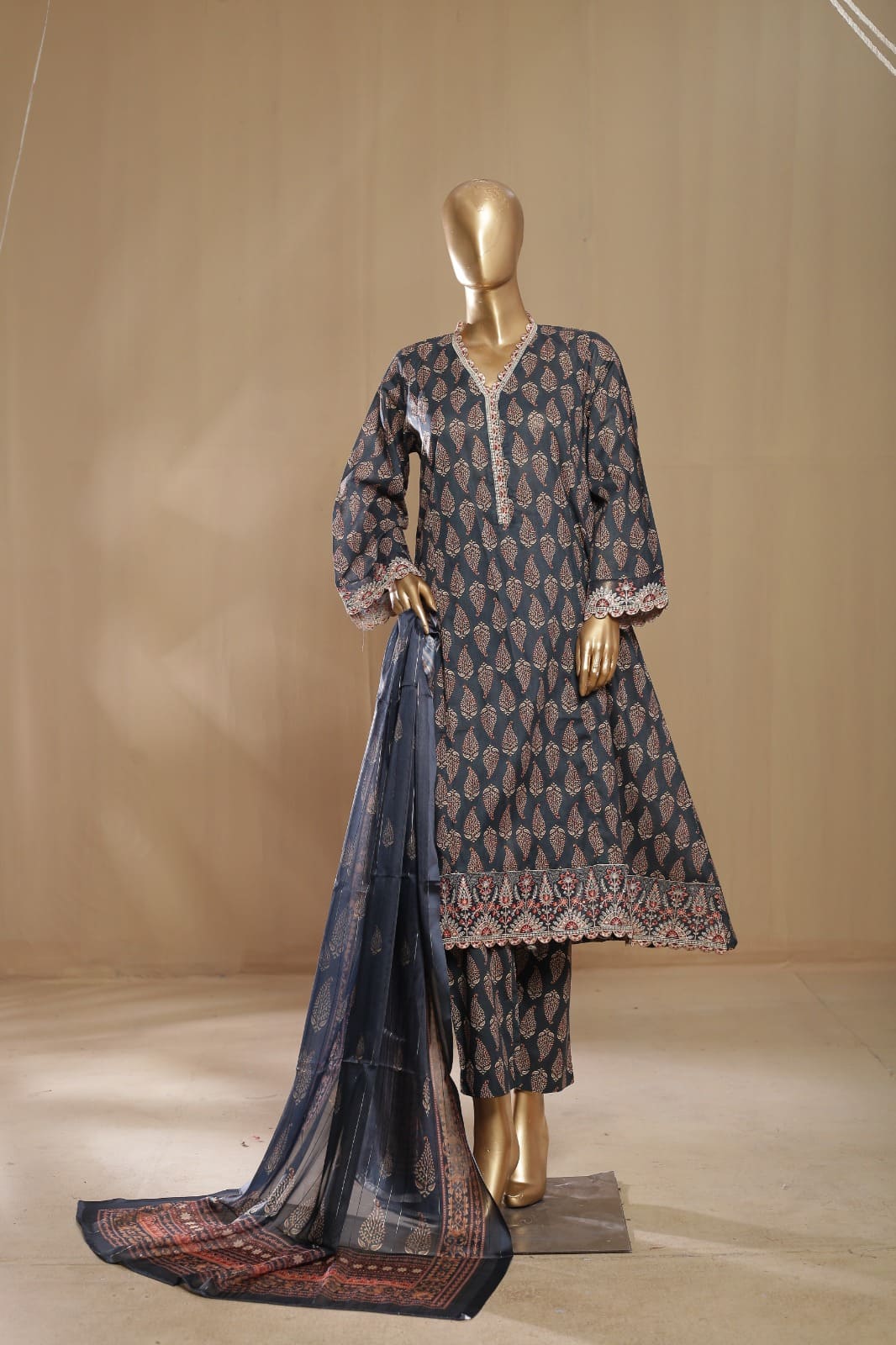 Bin Saeed Stitched 3 Piece Embroidered Lawn Collection'2023-SMLSTF-060