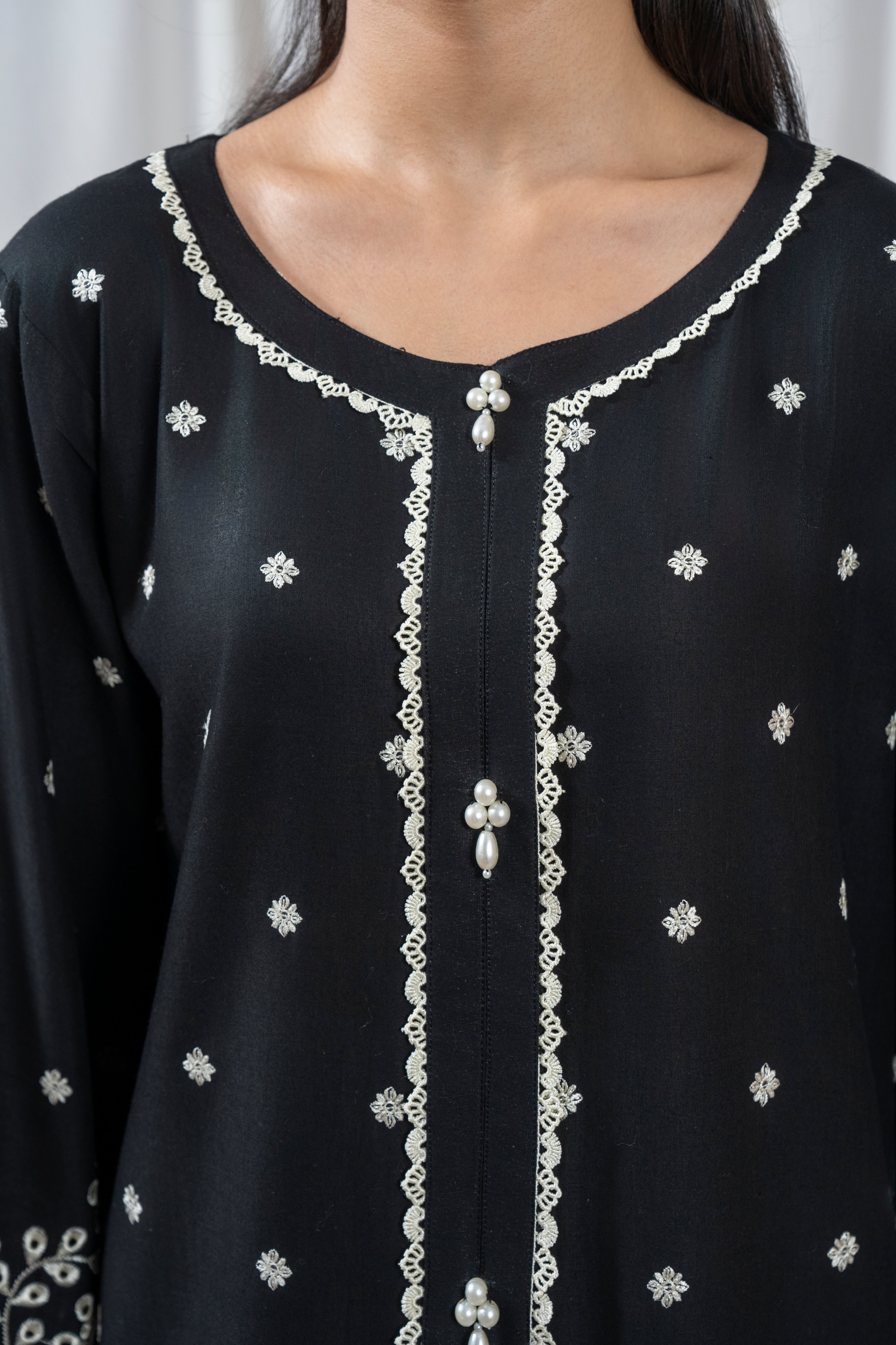 Zoya Zafar Stitched 2 Piece Cotton Collection'2025-Monochrome Maison