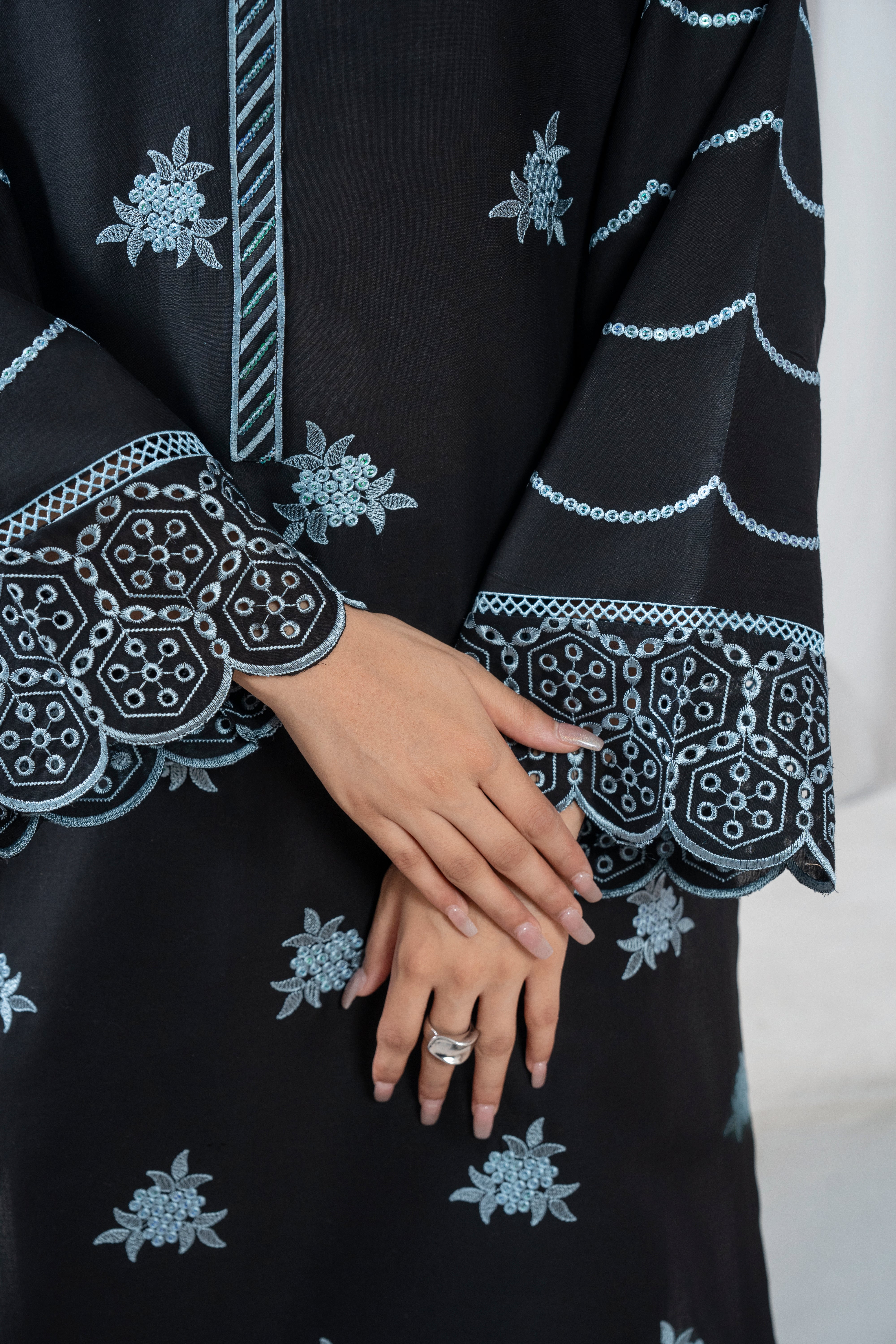 Zoya Zafar Stitched 2 Piece Cotton Collection'2025-Cross Stitch Pattern