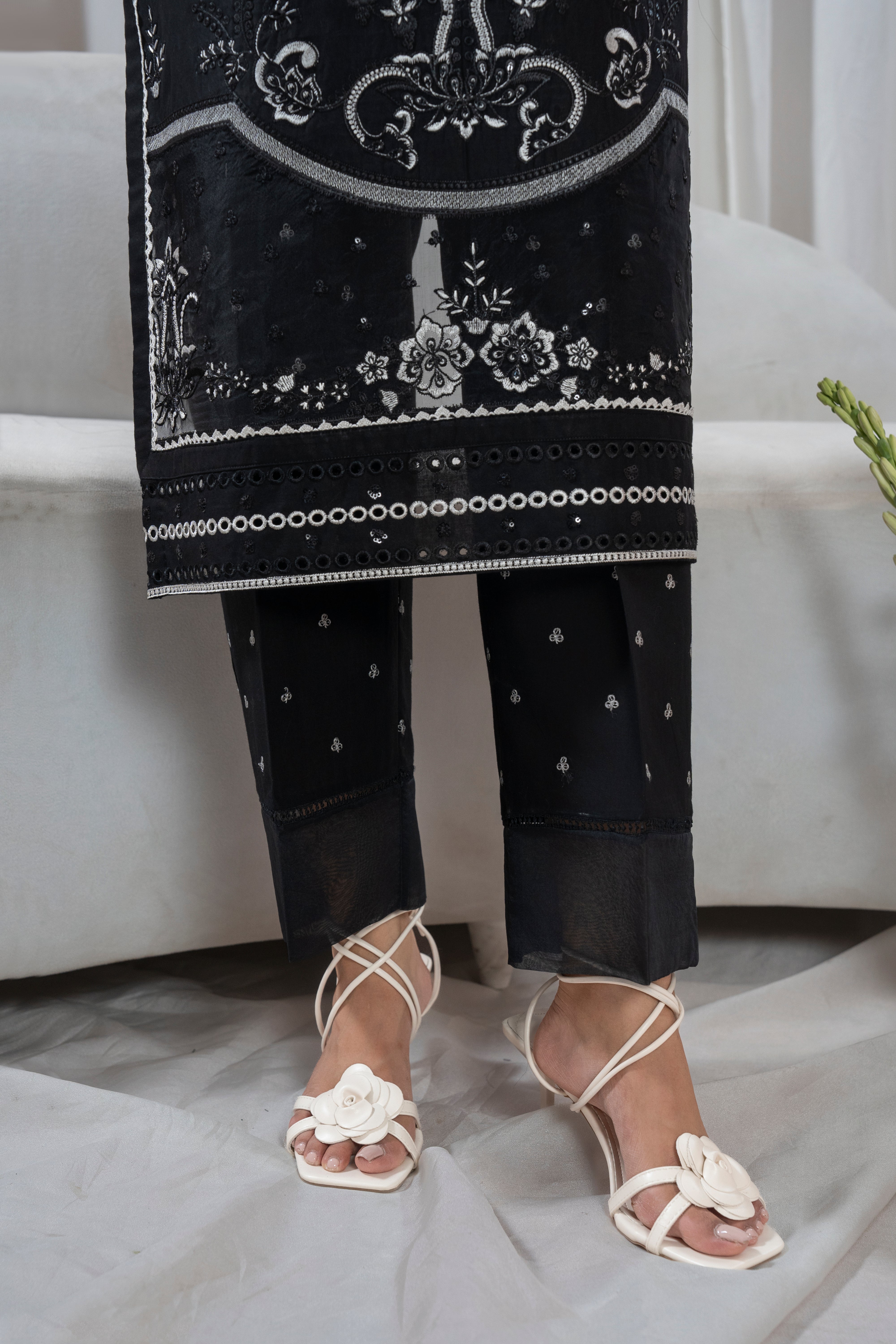 Zoya Zafar Stitched 2 Piece Cotton Collection'2025-Lakhany  2 Pc Pret
