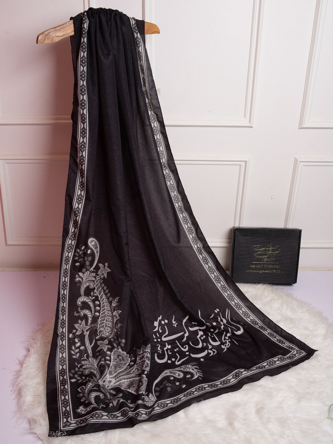 Tng By Md Men Stole Collection-Gehrai Stole (Black - Men)