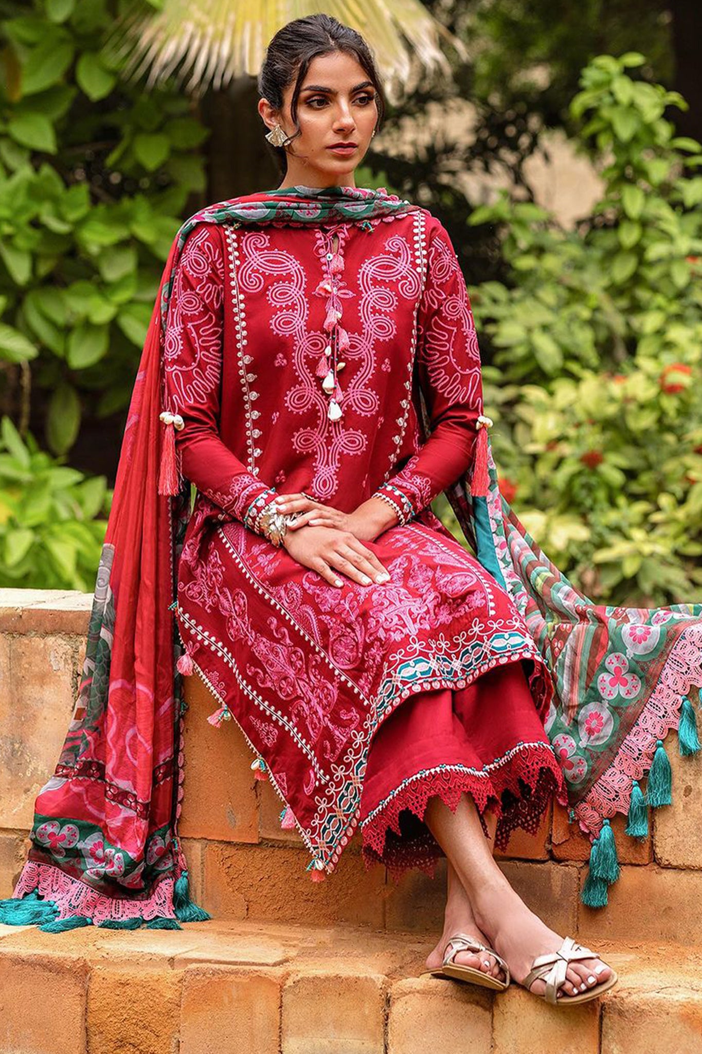 Siraa Lawn By Sadaf Fawad Khan Unstitched 3 Piece Emb Lawn Vol-02 Collection'2024-08-Helen-B