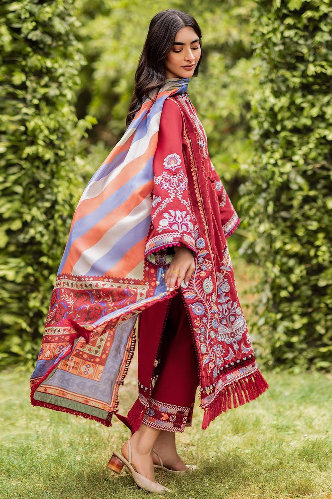 Siraa Lawn By Sadaf Fawad Khan Unstitched 3 Piece Emb Lawn Vol-02 Collection'2024-02-Suzani-B