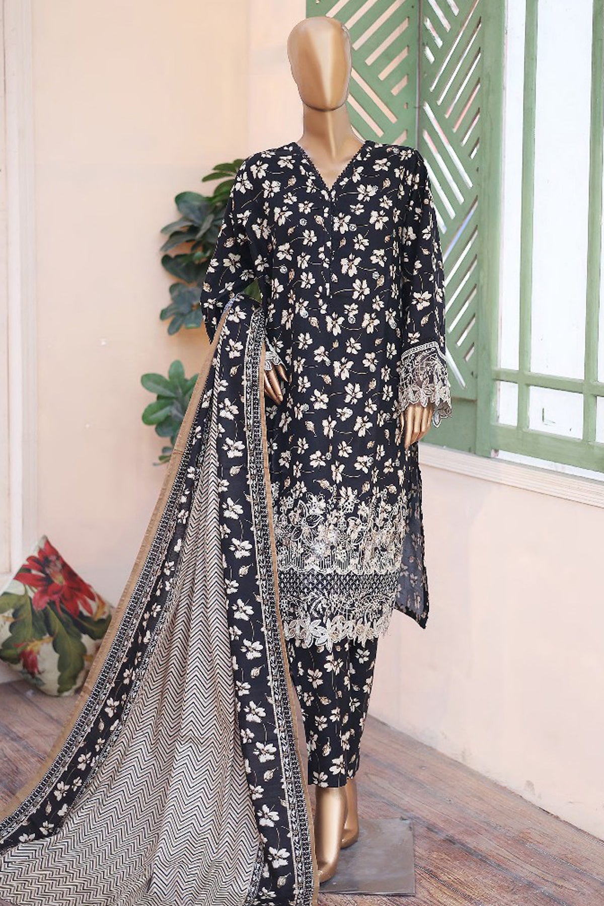 Bin Saeed Stitched 3 Piece Exclusive Emb Chikankari Khaddar Collection'2024-WK-1192-Black