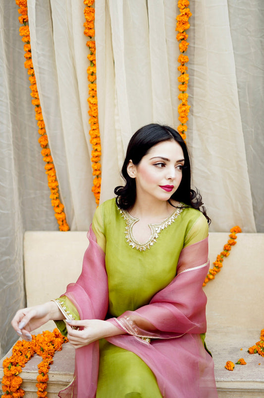 Pashma Khan Semi Formals Collection'2025-Reshám