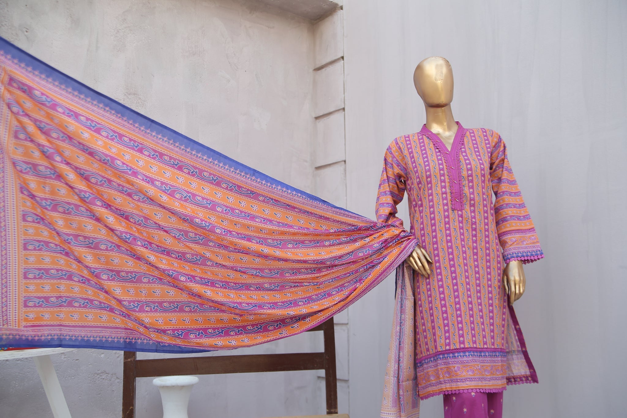 Girl woman  Printed Embroidered Lawn Stitch Shirt Kurti Frock Cotton Dupatta Printed Trouser