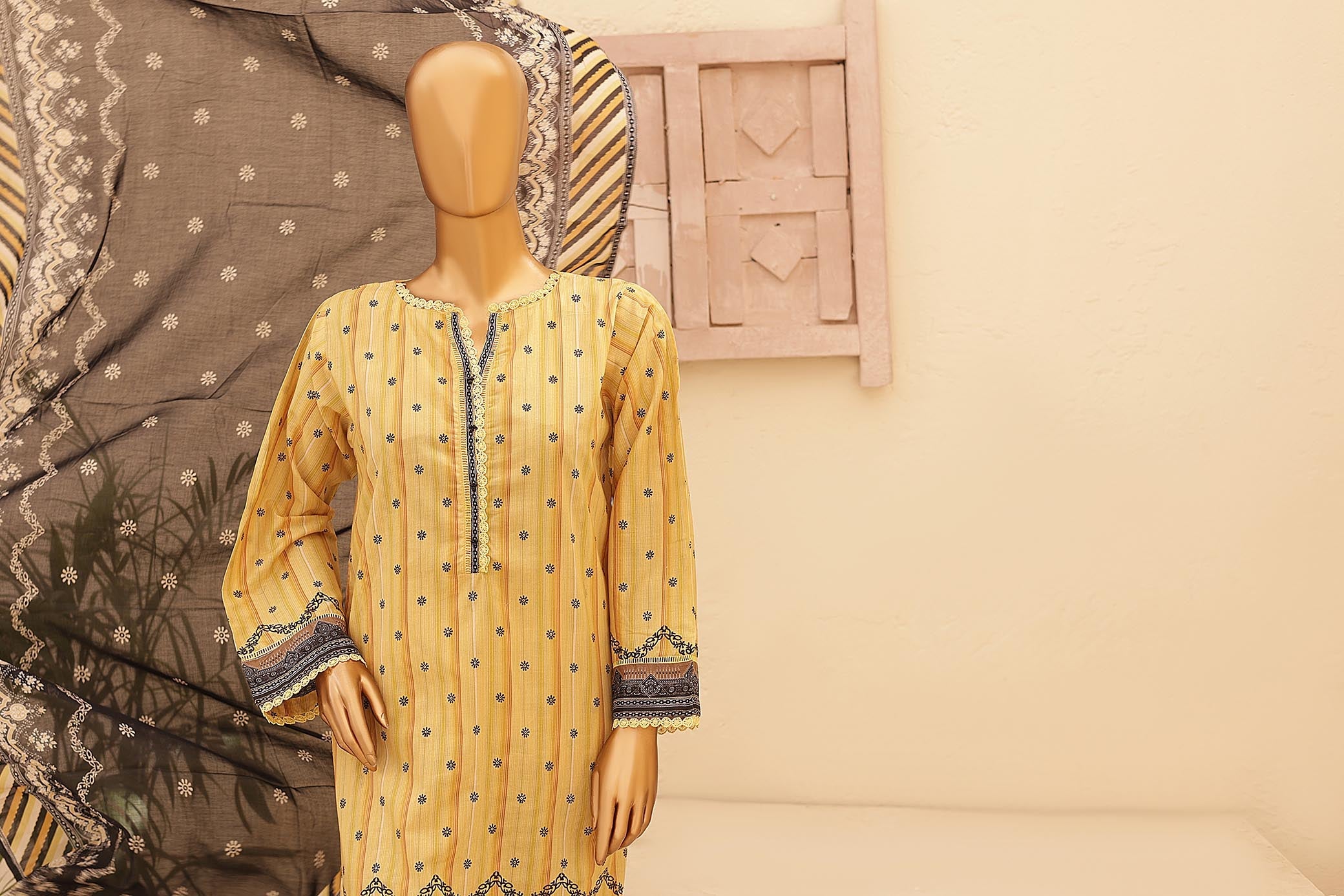 Woman Girl Oswah Shifa Embroidered Cutwork Lawn Shirt kurti Dupatta Printed Trouser