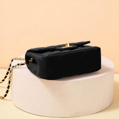 Fineur - Quilted DockLock Crossbody Bag ~ Black