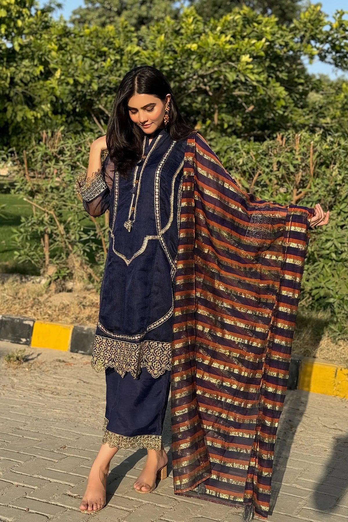 La Rossa Stitched 3 Piece Luxury Lawn Eid Edit Collection'2024-LE-24-03 Navy Blue