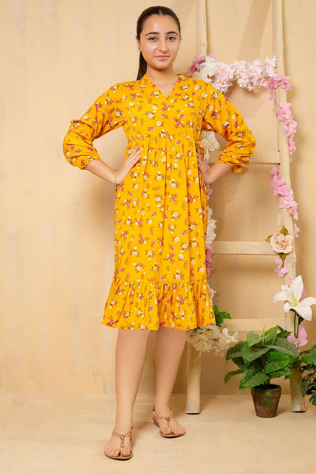 Discover elegant Georgette Printed Dresses â?? perfect for parties & special occasions! Stylish Western Georgette Dresses in trendy designs. 