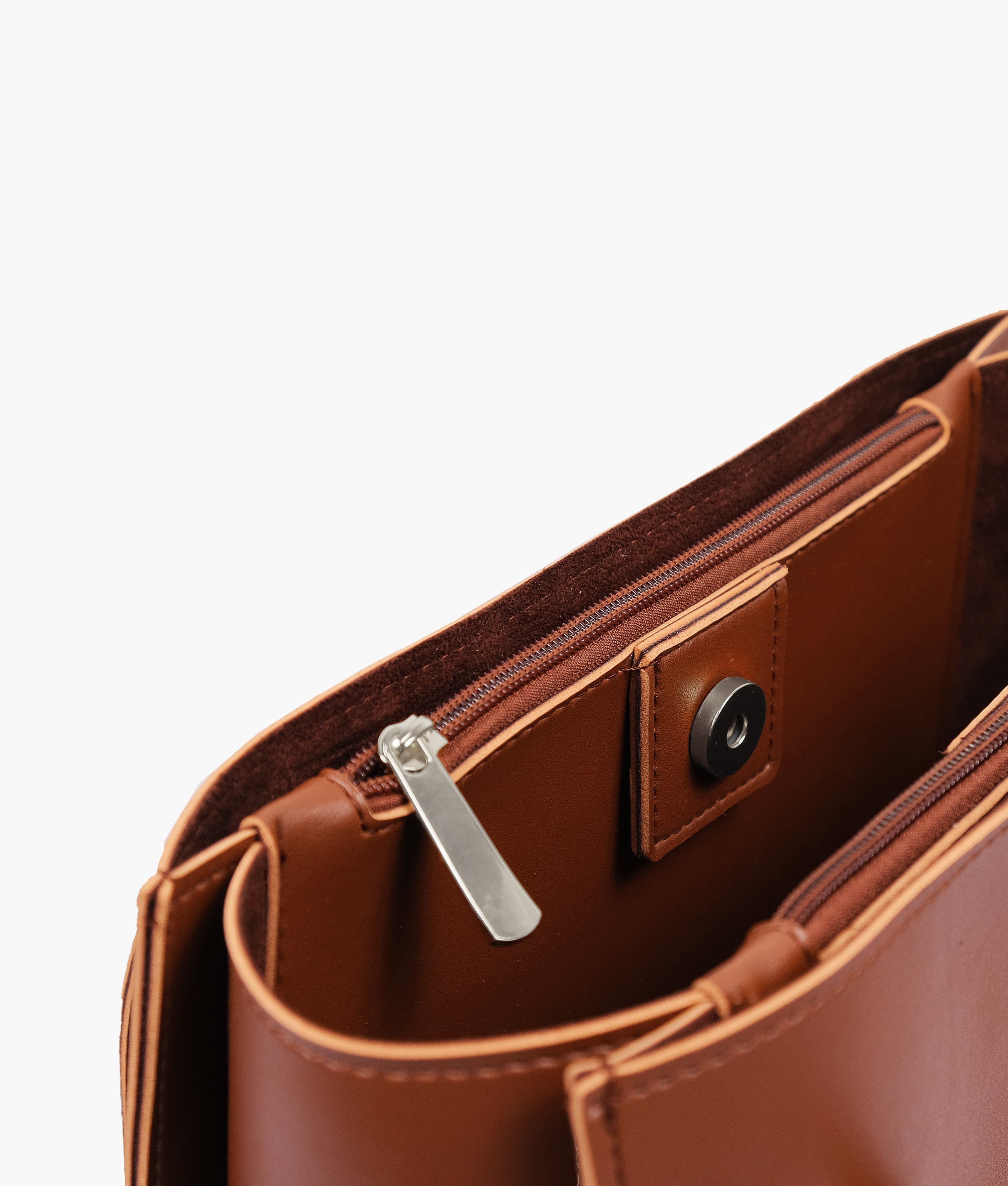 RTW Creation - Brown zipper shoulder bag with long handle