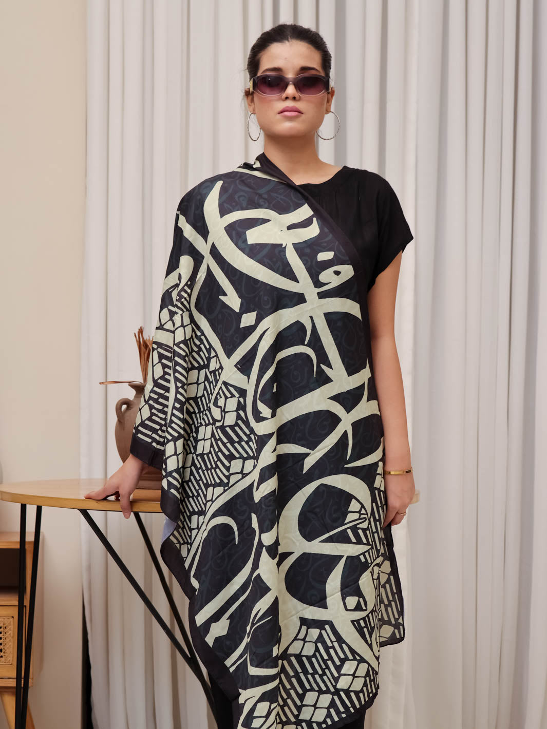 Tng By Md Stole Collection-Mehar Stole (Black And Beige)