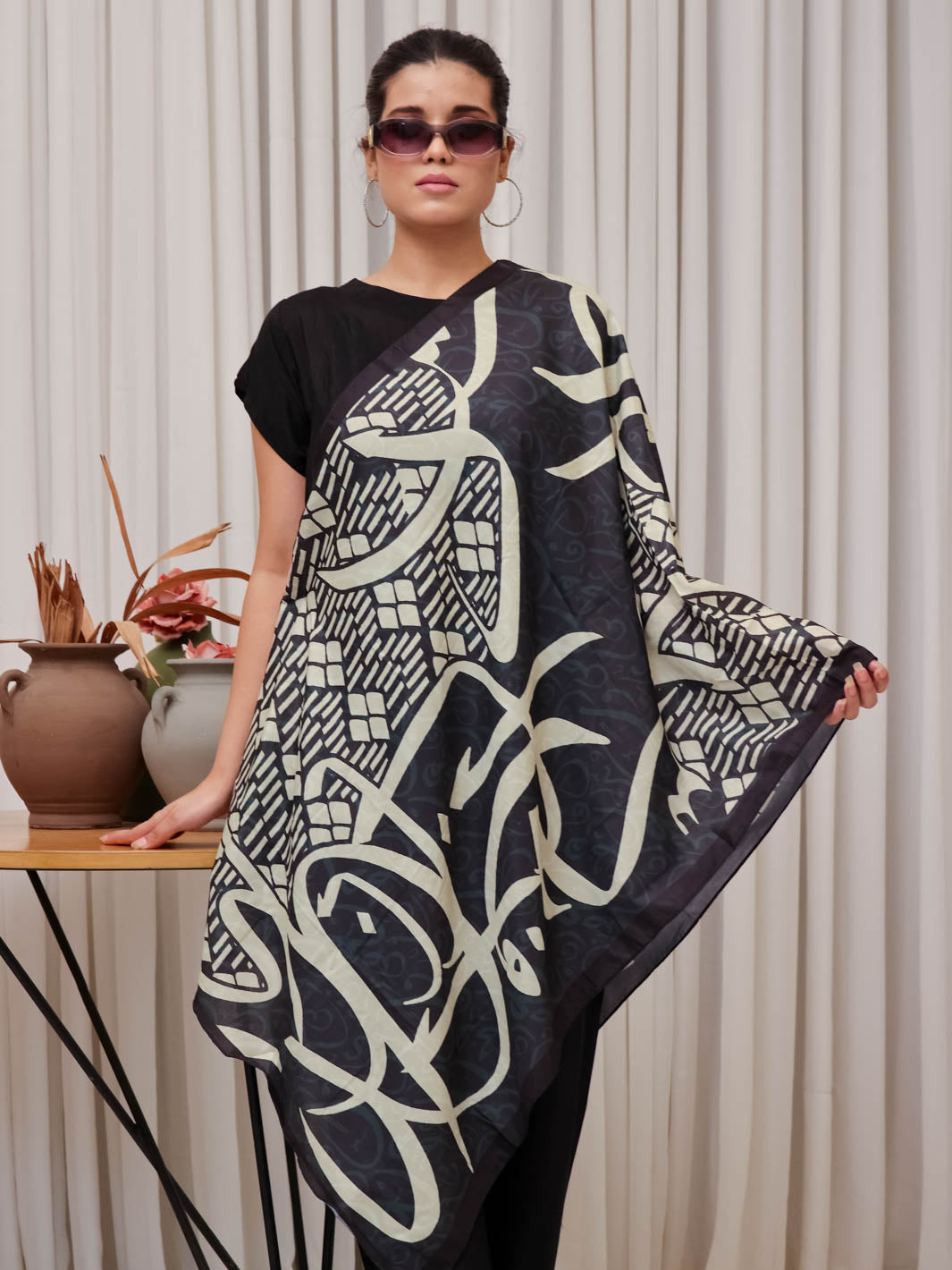 Tng By Md Stole Collection-Mehar Stole (Black And Beige)