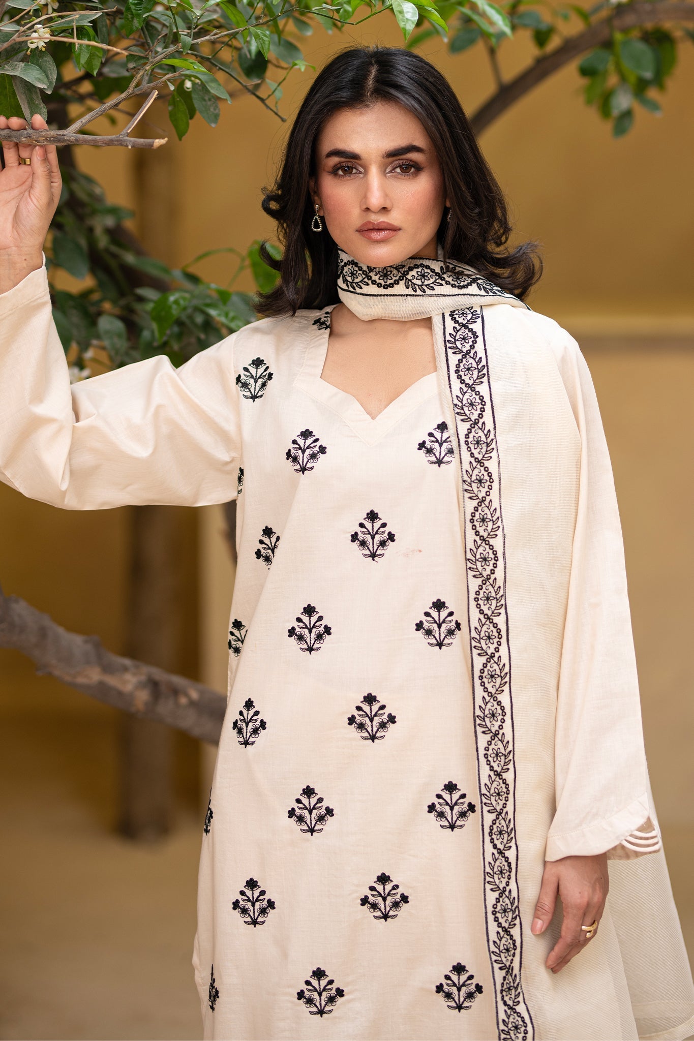 Inara - Maanofficial