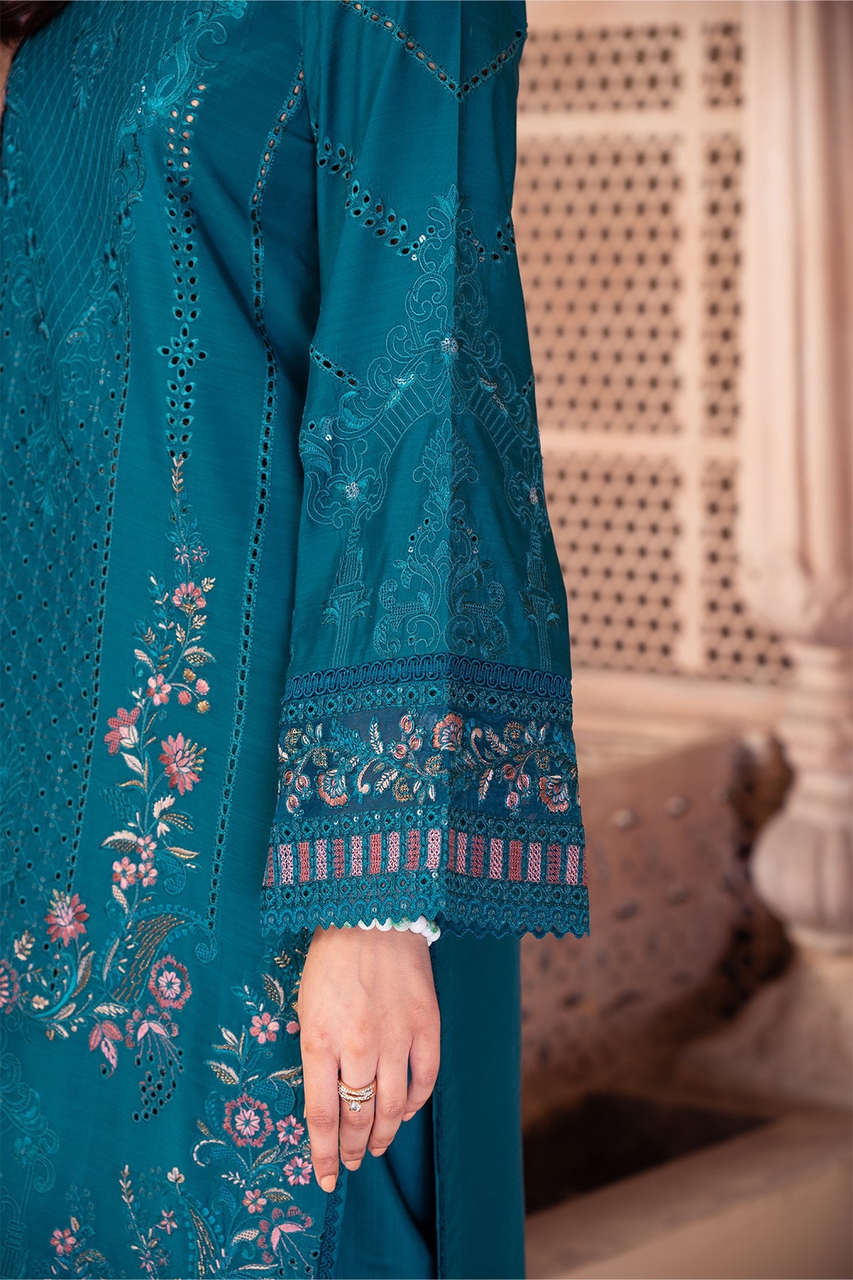Raya By Imrozia Serene Stitched 3 Piece Winter Collection'2025-IP-113 Suhana