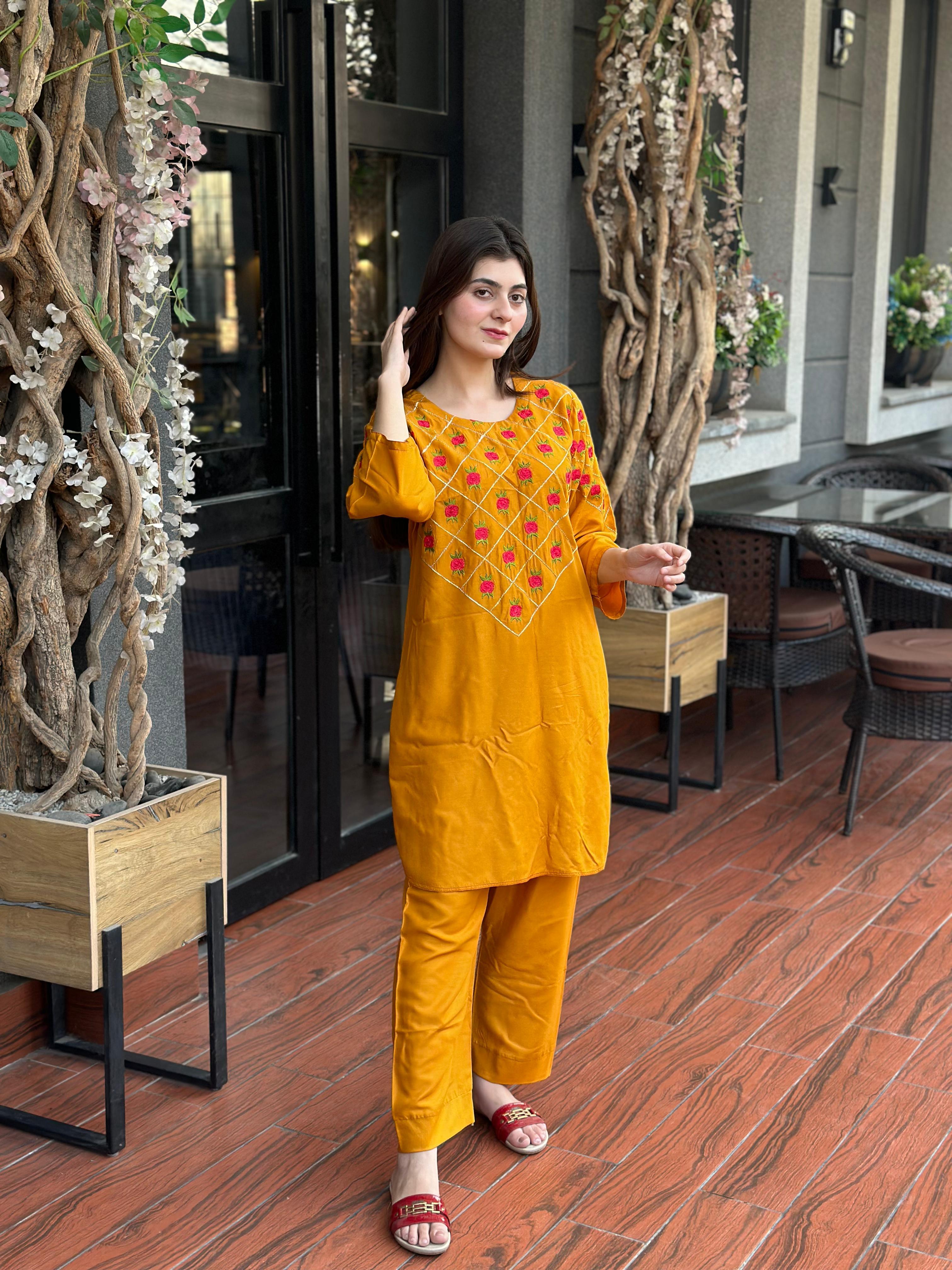 LAIRA Embroidered Article 2Pcs Stitched - zaibehoor