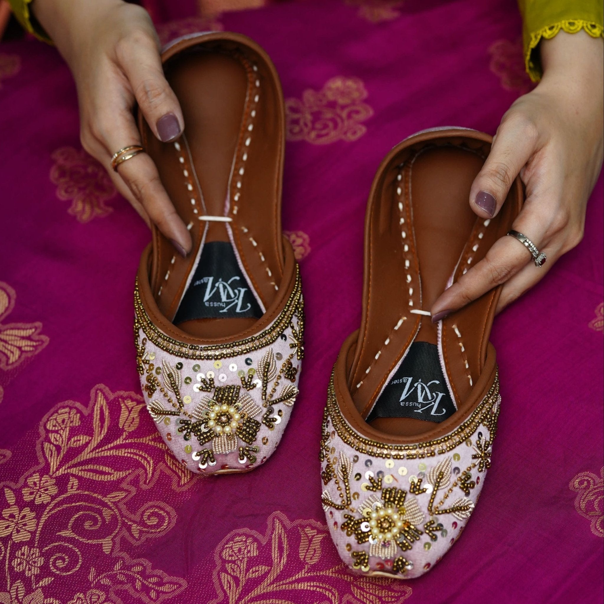 MAYAL LPK - Khussa Master