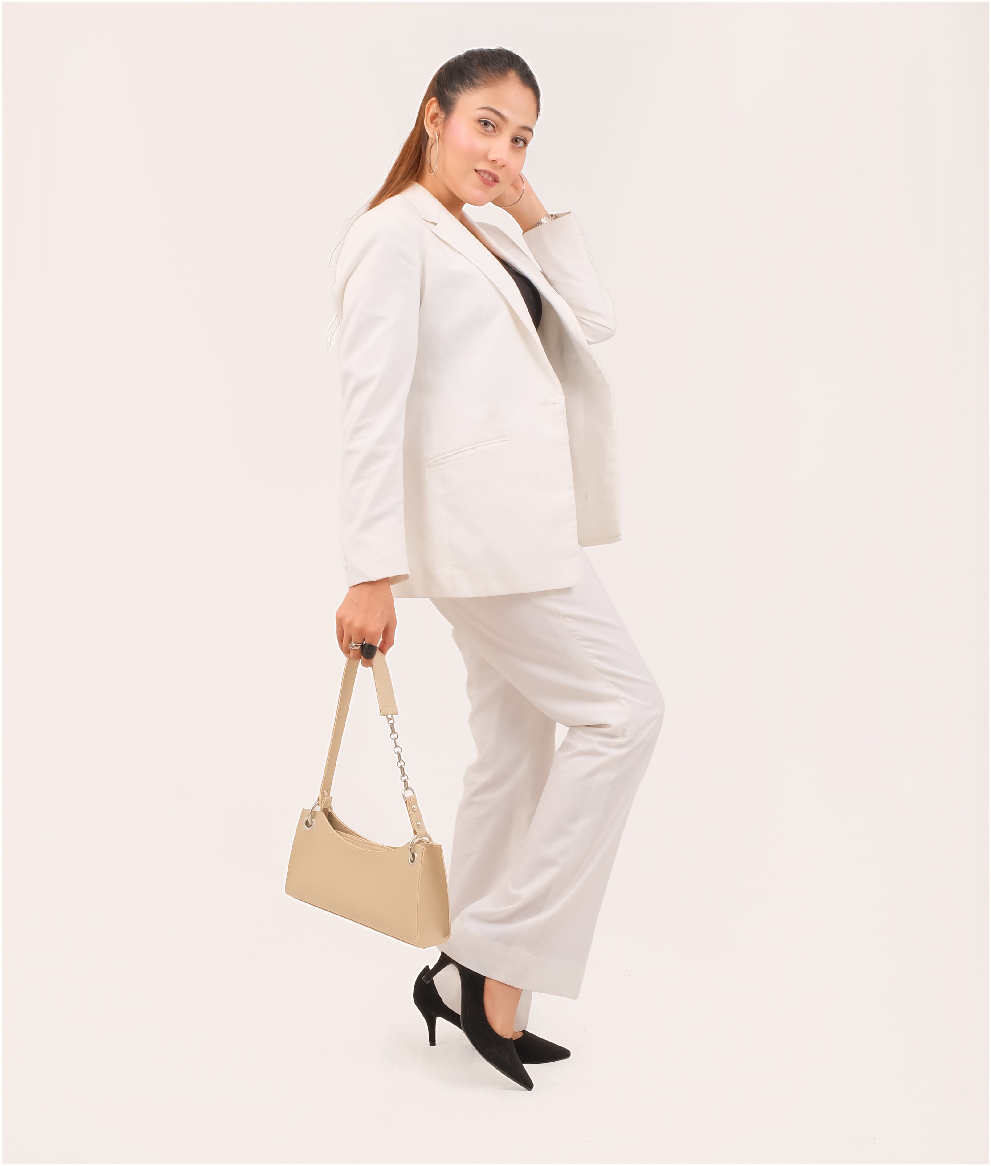 RTW Creation - Off-white elongated chain handle purse