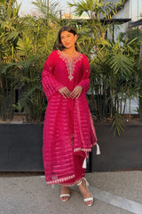 La Rossa Stitched 3 Piece Luxury Lawn Eid Edit Collection'2024-LE-24-07 Shocking Pink