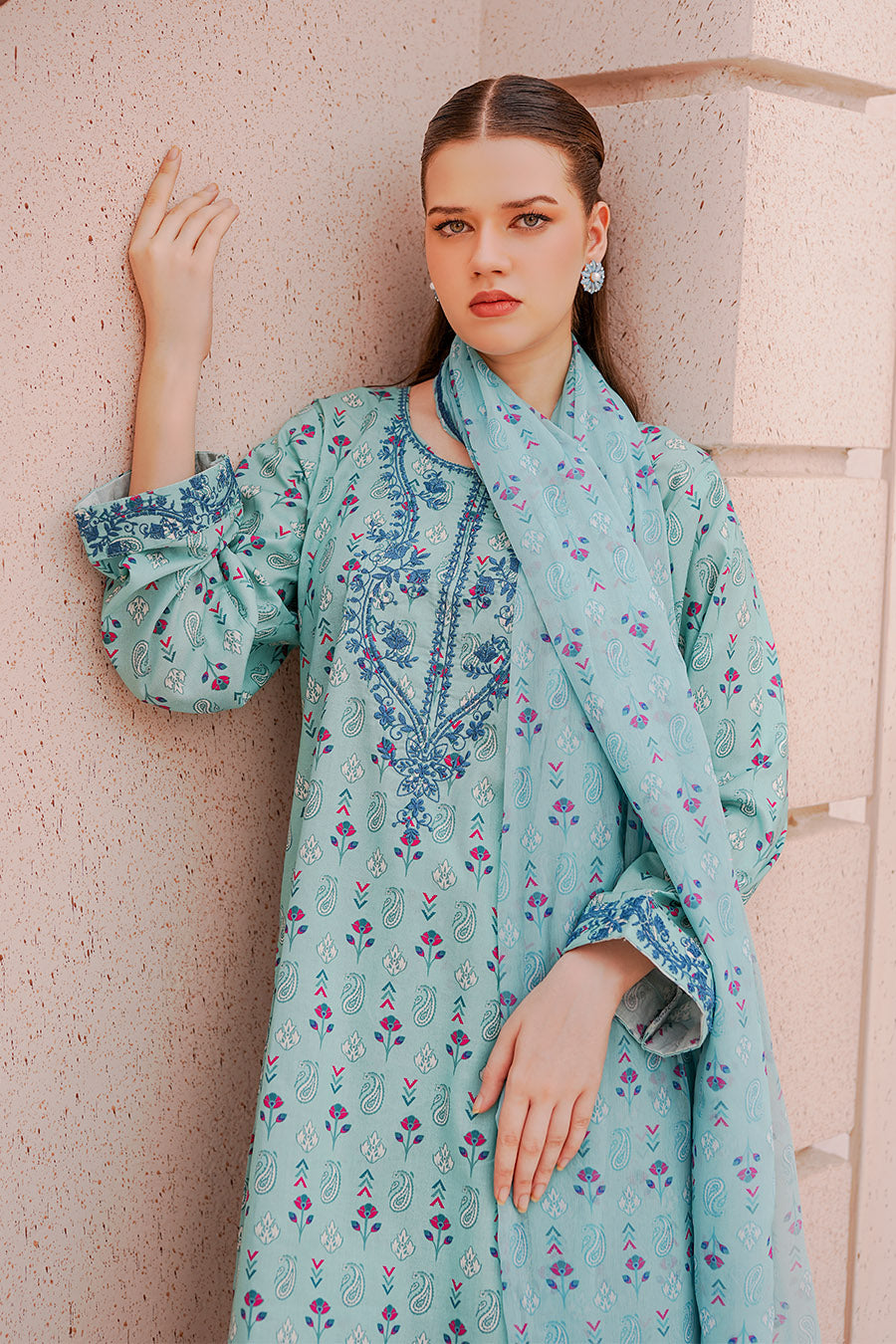 Waniya Stitched 3 Piece Embroidery Lawn Summer Collection'2025-Dante