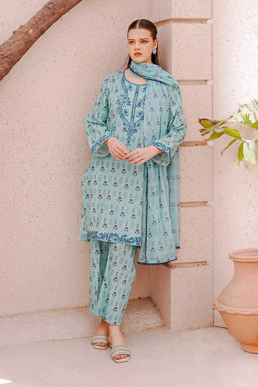 Waniya Stitched 3 Piece Embroidery Lawn Summer Collection'2025-Dante