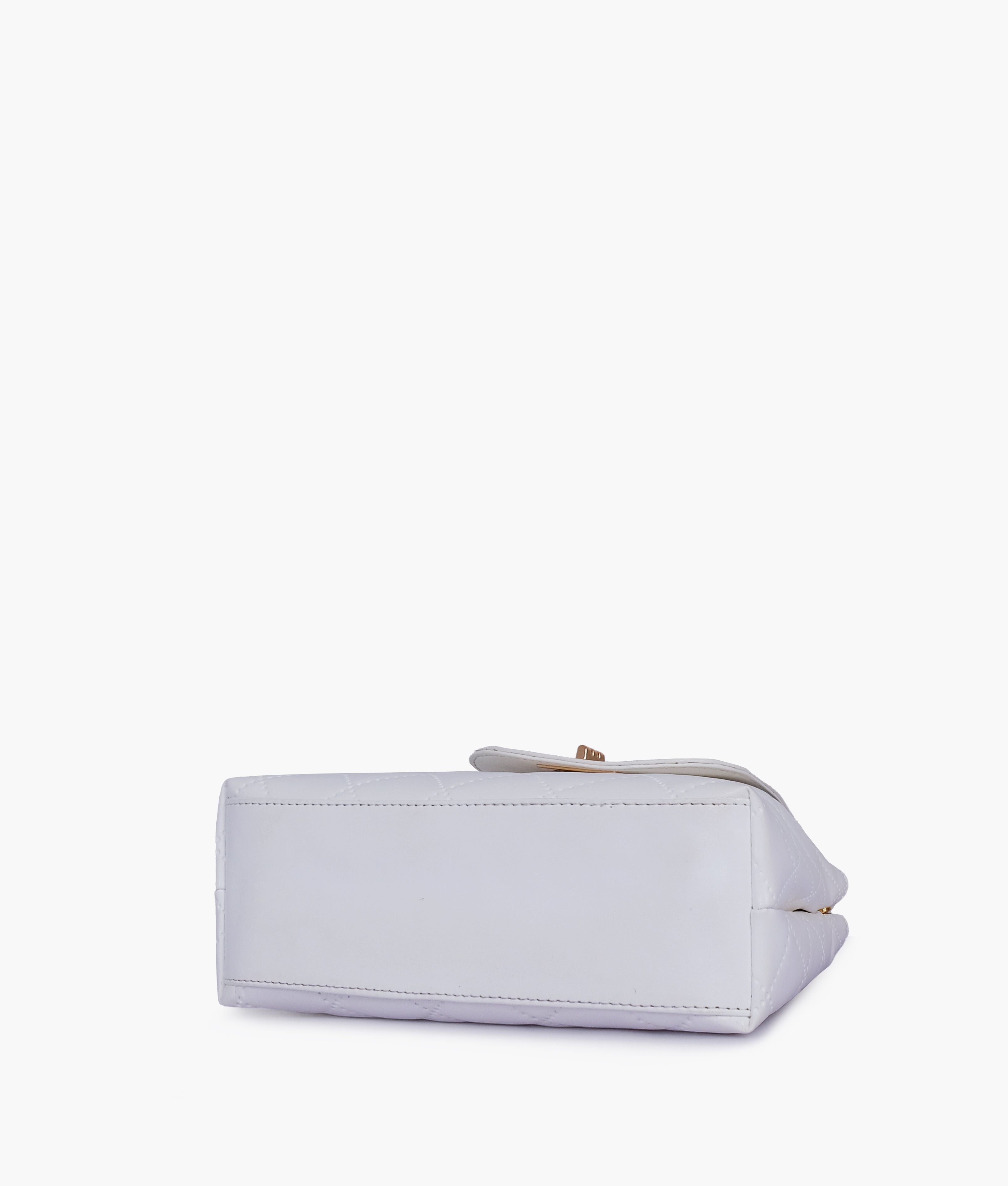 RTW Creation - White flap quilted bag with top handle