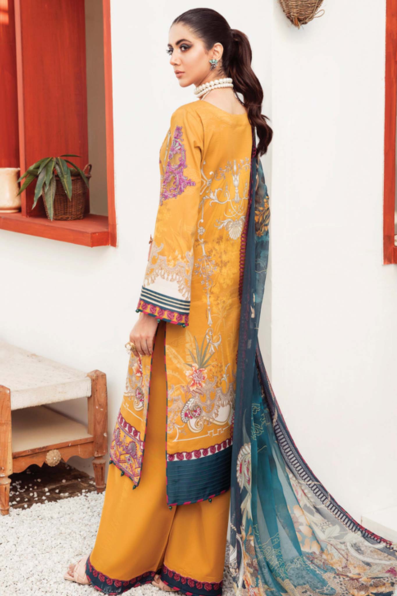 Gulaal Unstitched 3 Piece Lawn Vol-01 Collection'2022-02-Liliana
