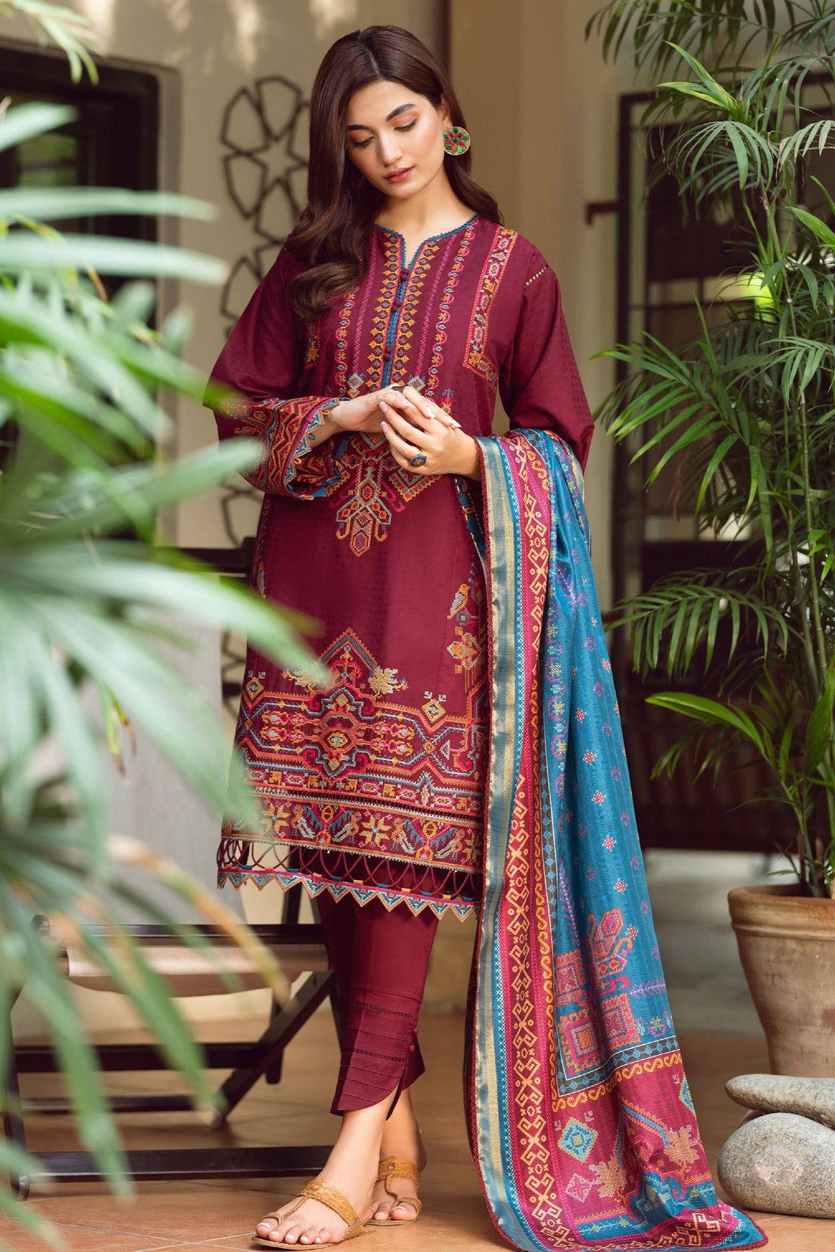 Iris by Jazmin Unstitched 3 Piece Embroidered Lawn Collection'2023-03-Cordelia