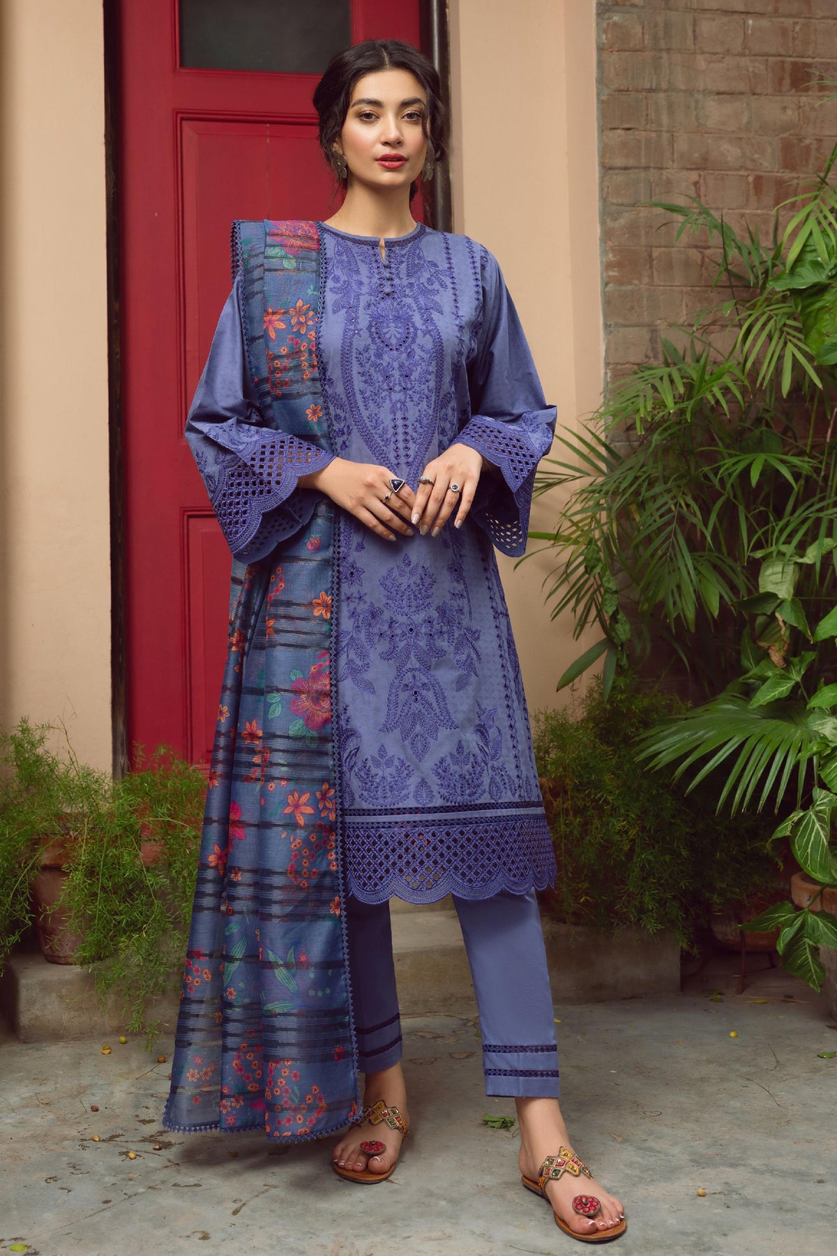 Iris by Jazmin Unstitched 3 Piece Embroidered Lawn Collection'2023-05-Phlox
